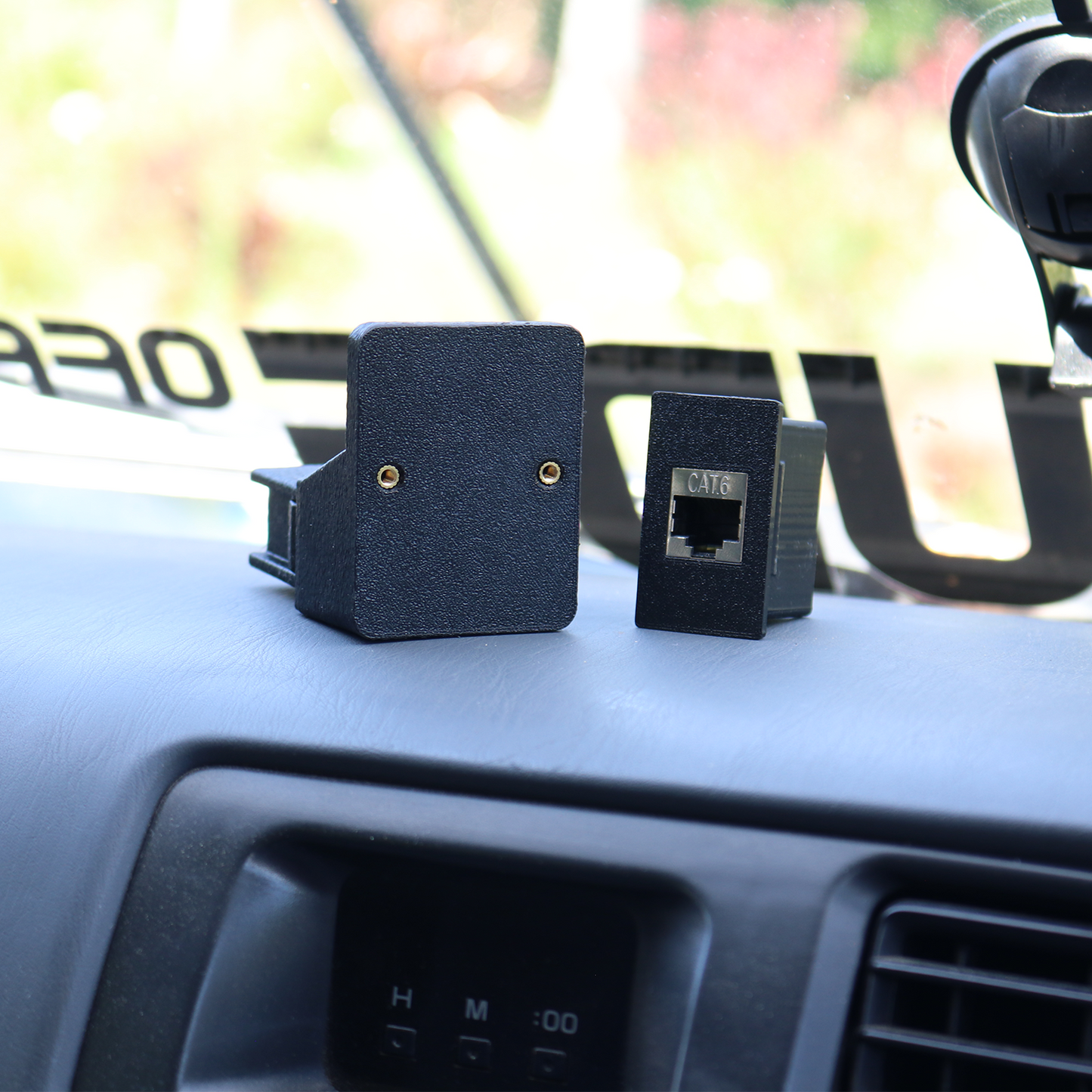 Land Cruiser 80 / 70 Series UHF Handpiece Mount